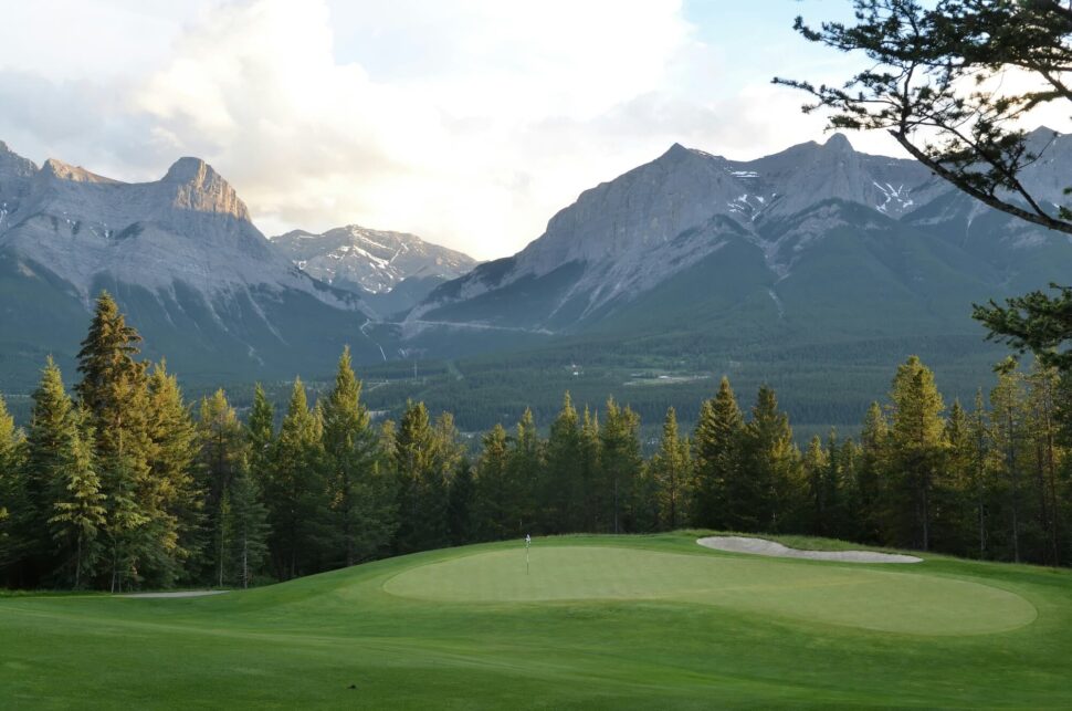 Top Amenities Golf Courses Need to Compete in 2026
